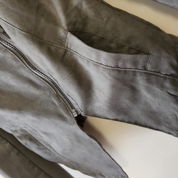 Asymmetrical gray jacket - Picture 5 of 7